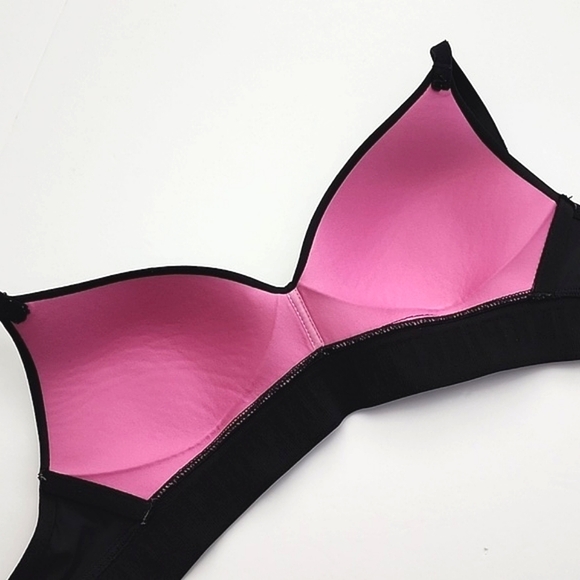 ⭐️2/ $30⭐️ Victoria's Secret PINK Wear Everywhere Wireless Lightly Lined Sz 32A - Picture 2 of 9